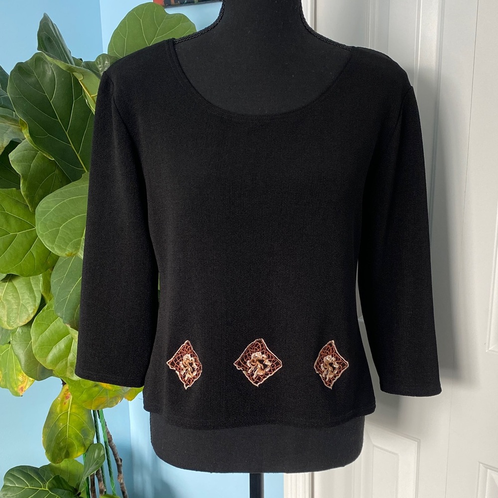 Dressbarn Black 3/4 Sleeve Size 8 Textured Blouse Top With Embroidered Accents